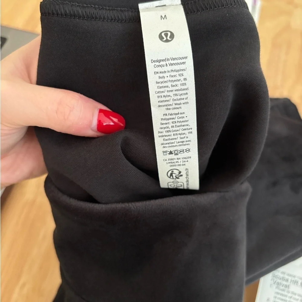 Lululemon | Women's Scuba High-Rise Velvet Mini Skirt Black Size Medium NWT - Picture 8 of 8